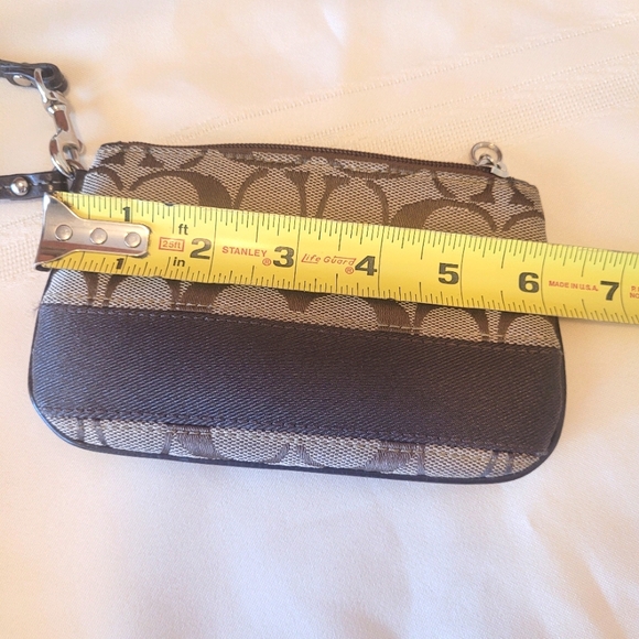 Coach Signature Logo Wristlet Khaki/Brown Stripe EUC - Picture 5 of 7